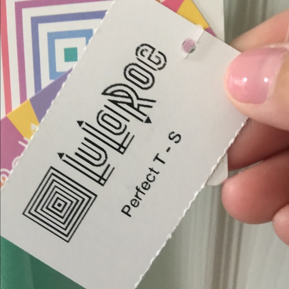 LulaRoe Perfect T - Picture 5 of 6